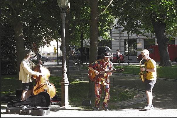 Esplanadi Park, the great green space of the city. Live music