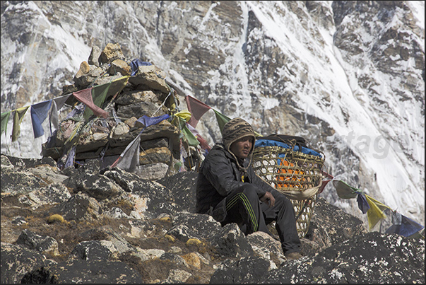 Repose of a Sherpa porter