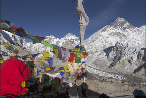 Finally on top of Mount Kala Patthar (5550 m) with a view of Mount Everest (8848 m) to the right