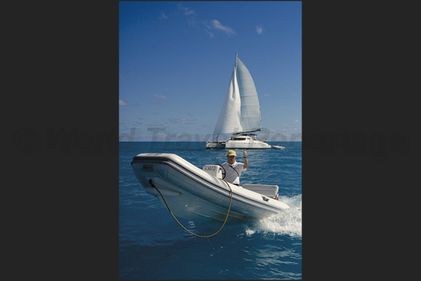 Sailing in front of the island of Anegada