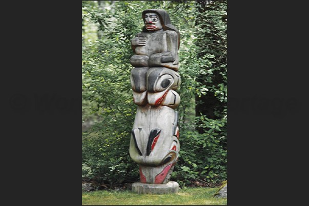 The most common symbols concern fertility, benevolence of nature, protection of spirits and tribal activities such as fishing The most common symbols concern fertility, benevolence of nature, protection of spirits and tribal activities such as fishing