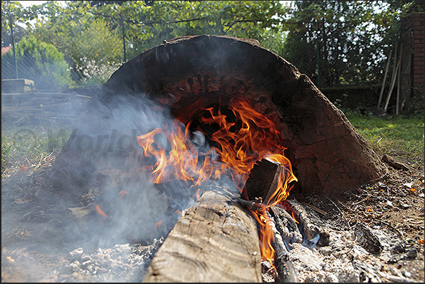 Town of Villarbasse. Experimentation field. Crockery oven. Neolithic period.