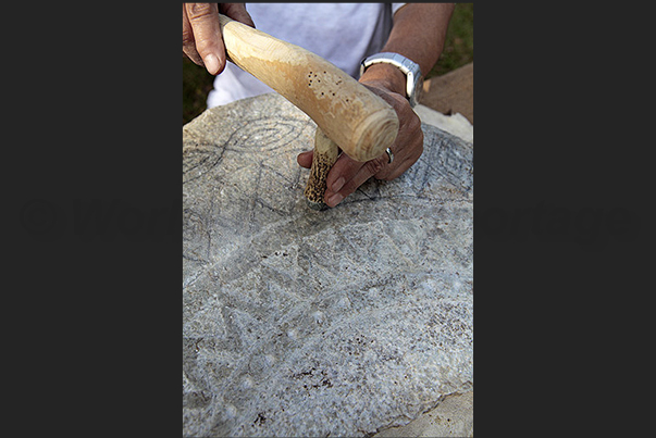 Villarbasse. Experimentation field. Sculpt and draw the rock Villarbasse. Experimentation field. Sculpt and draw the rock