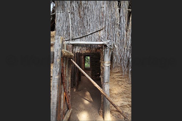 Villarbasse. Experimentation field. Reconstruction of a hut with multi rooms