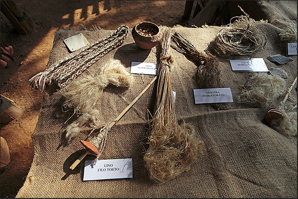 Villarbasse. Experimentation field. Materials used for yarns Villarbasse. Experimentation field. Materials used for yarns