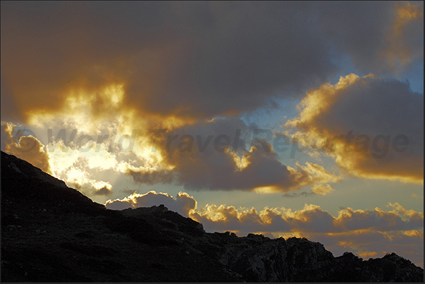 Sunset on the cliffs of Nurra Plateau