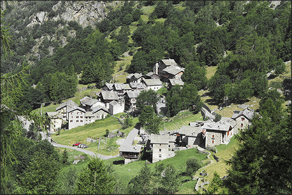 Alpine Villages of Niel (behind) and Gruba Alpine Villages of Niel (behind) and Gruba