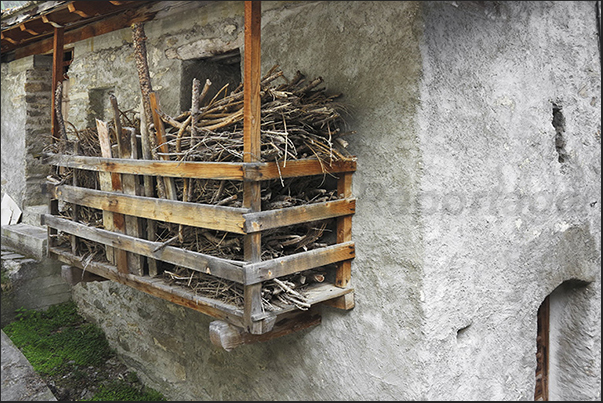 Village of Niel 1540 m. Wood stock to turn on the stove