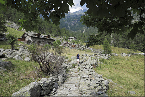 Towards the valley the paths are perfectly preserved