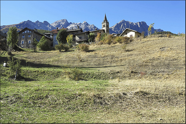 Chateau Beaulard alpine village (1387 m) Chateau Beaulard alpine village (1387 m)