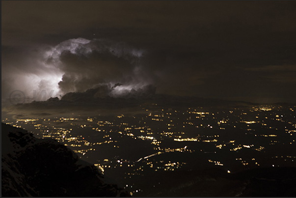 Thunderstorms over Toulouse from Pic du Midi de Bigorre astronomical observatory (2877 m) Thunderstorms over Toulouse from Pic du Midi de Bigorre astronomical observatory (2877 m)