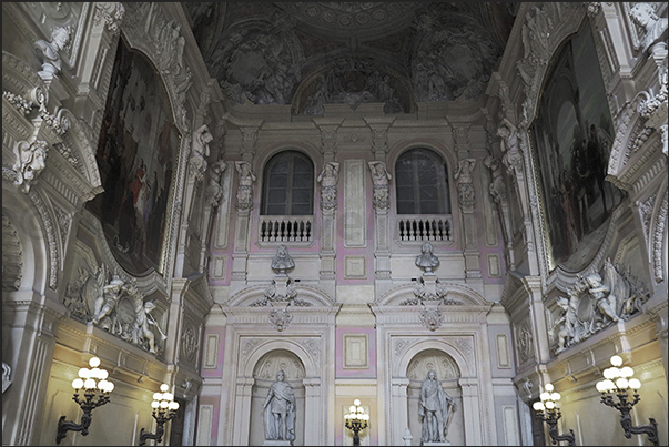 The entrance hall to the Royal Palace halls