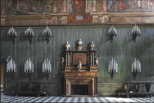 Swiss Guard Hall The representative and connecting hall of the various parts of the building Swiss Guard Hall The representative and connecting hall of the various parts of the building