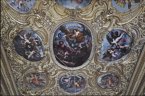 Groom Hall. Entrance to the Royal Apartment. Sixteenth-century wooden ceiling