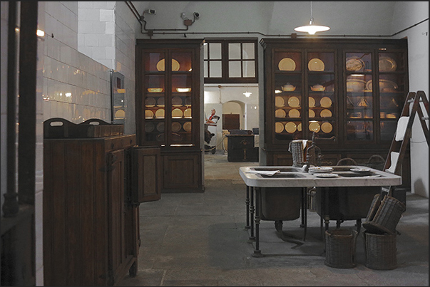 The kitchens of the Royal Palace. The room had to wash the dishes