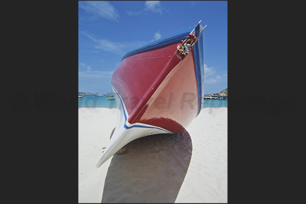 In the XVIII century the inhabitants escaped the boats of the British to smuggle their products, created the first regattas In the XVIII century the inhabitants escaped the boats of the British to smuggle their products, created the first regattas