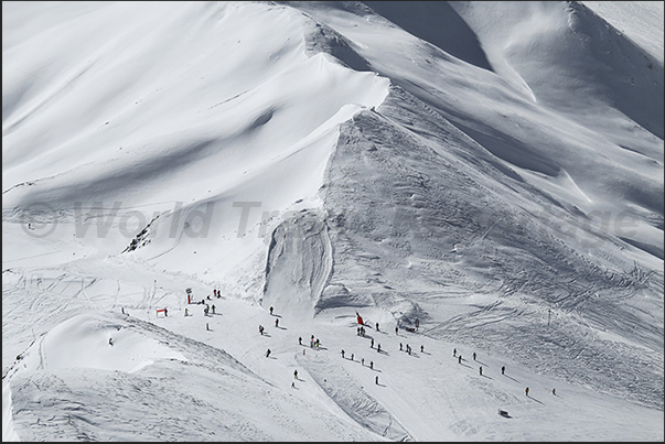 The slopes that descend towards the village of Risoul from La Mayt peak (2580 m)