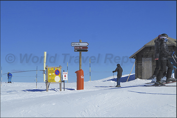 Arrival at the highest point reached by the ski facilities, Pic de Chabrieres (2750 m) Arrival at the highest point reached by the ski facilities, Pic de Chabrieres (2750 m)