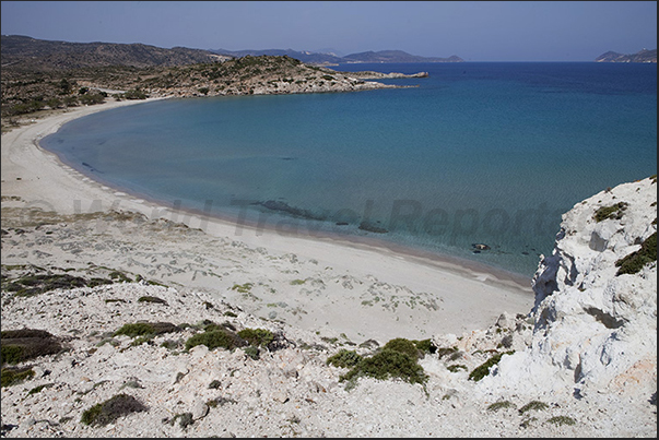 Achivadolimni beach in Milou Bay (North Coast)