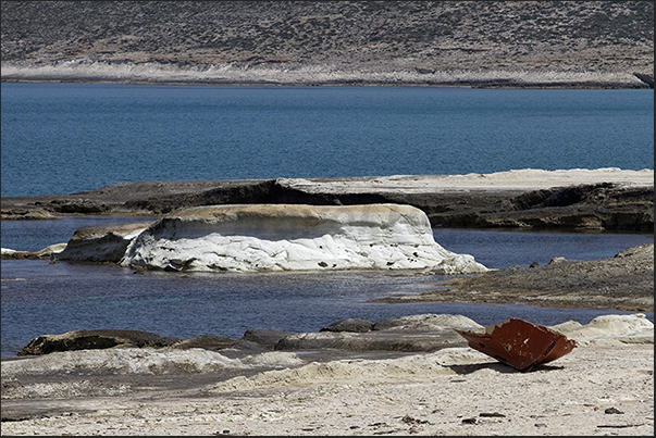 Rocky beaches of Sarakinikos Rocky beaches of Sarakinikos