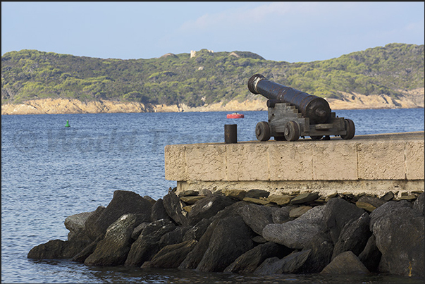 Ancient defenses of the Port