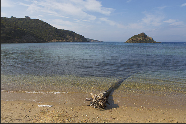 Palud Bay with the island of Rocher du Rascas