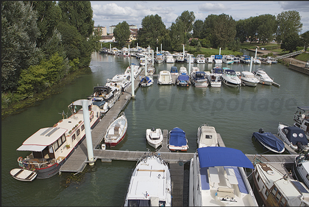 Chalon sur Saône. The river port