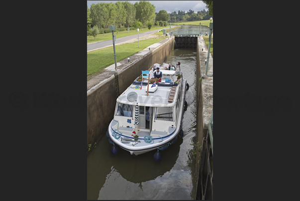 Entrance and passage of a lock