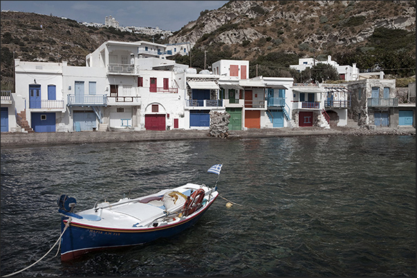 Klima village. On the hills, the towns of Tripiti and Plaka