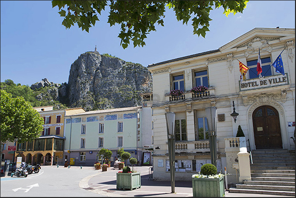 The main square of Castellane