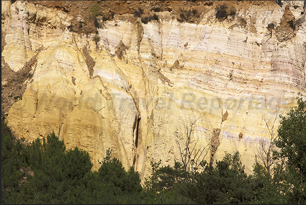 High walls of colored and very friable lands characterize the valley High walls of colored and very friable lands characterize the valley