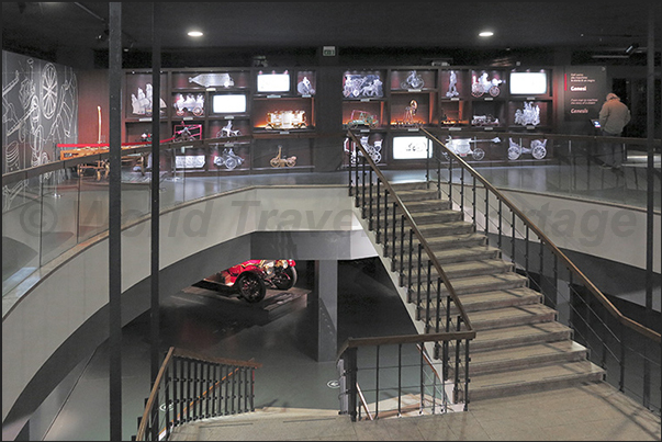 19,000 square metres with library, documentation centre, bookshop and auditorium 19,000 square metres with library, documentation centre, bookshop and auditorium