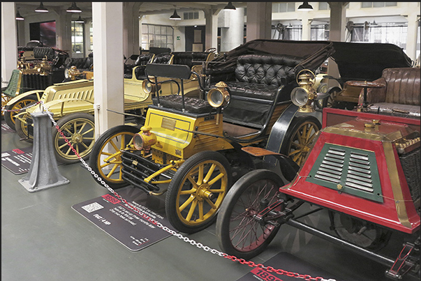 FIAT 4 HP dated 1899 (in the center). There are only two models left in the world FIAT 4 HP dated 1899 (in the center). There are only two models left in the world
