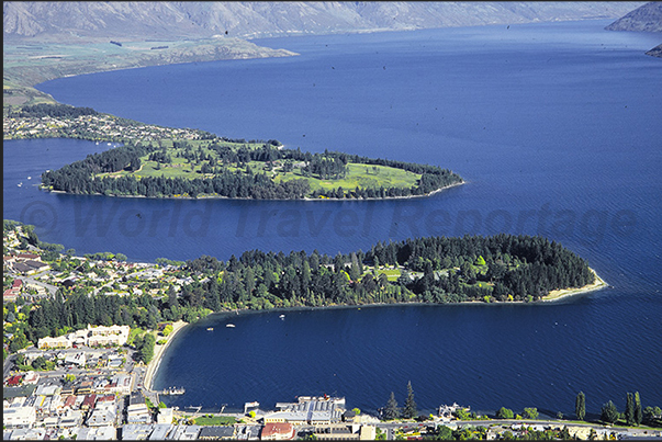 Queenstown (south island). Wakatipu lake Queenstown (south island). Wakatipu lake