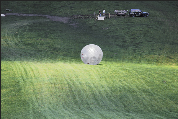 Zorbing. Start of the descent towards Rotorua Lake