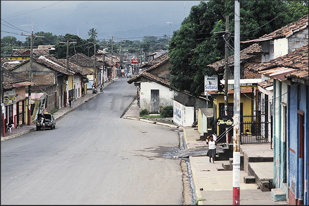 The main road that runs through the town of Masaya