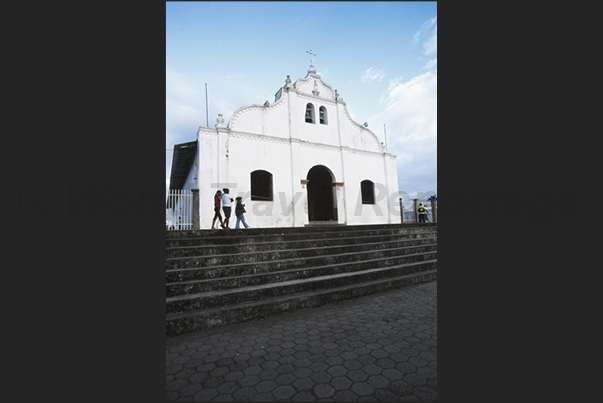 City of Masaya. Souvenir trade in city streets