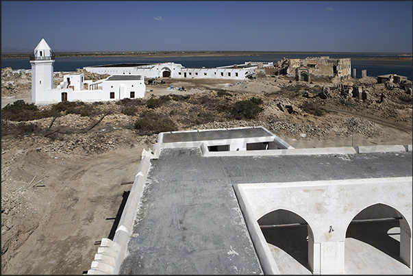 Inside the walls you start to rebuild starting from the mosques