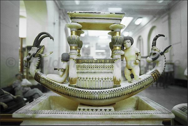 Cairo. Egyptian museum. Treasure found in the tomb of Tutankamon. Funeral boat in alabaster Cairo. Egyptian museum. Treasure found in the tomb of Tutankamon. Funeral boat in alabaster