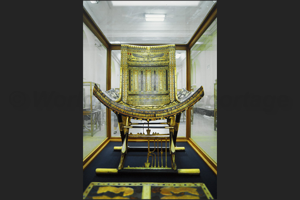 Cairo. Egyptian museum. Treasure found in the tomb of Tutankamon. Pharaoh Tutankhamun chair Cairo. Egyptian museum. Treasure found in the tomb of Tutankamon. Pharaoh Tutankhamun chair