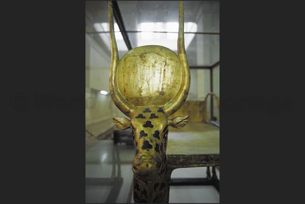 Cairo. Egyptian museum. Treasure tomb of Tutankamon. The bed of the king Cairo. Egyptian museum. Treasure tomb of Tutankamon. The bed of the king