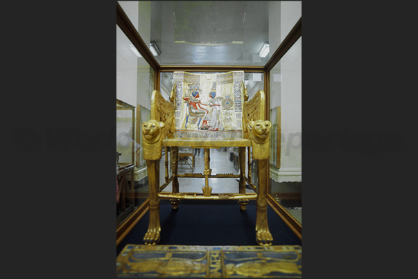 Cairo. Egyptian museum. Treasure found in the tomb of Tutankamon Cairo. Egyptian museum. Treasure found in the tomb of Tutankamon