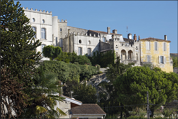 Village of Bourg on Dordogne river