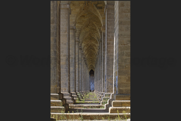 Eiffel bridge. Built in steel in the late 19th century on the river Dordogne near the town of Cubzac-les-Ponts