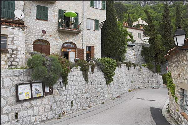 Country of Castillon. General De Gaulle street, the road that crosses the village