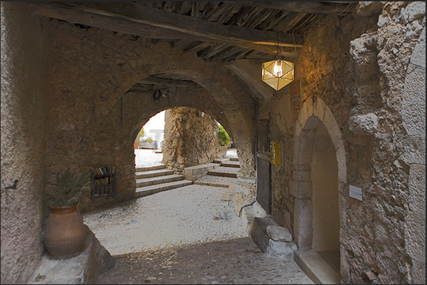 Saint Agnes. Meeting point of three alleys Saint Agnes. Meeting point of three alleys