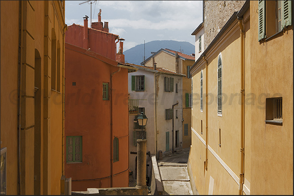 Grenadiers street that leads from the church to the covered market