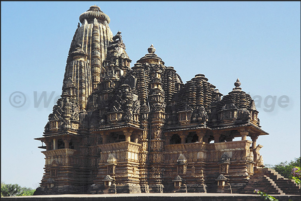 The temple complex of Khajuraho. The Temple of Love (Temple of Vashwanath). Chhatarpur town The temple complex of Khajuraho. The Temple of Love (Temple of Vashwanath). Chhatarpur town