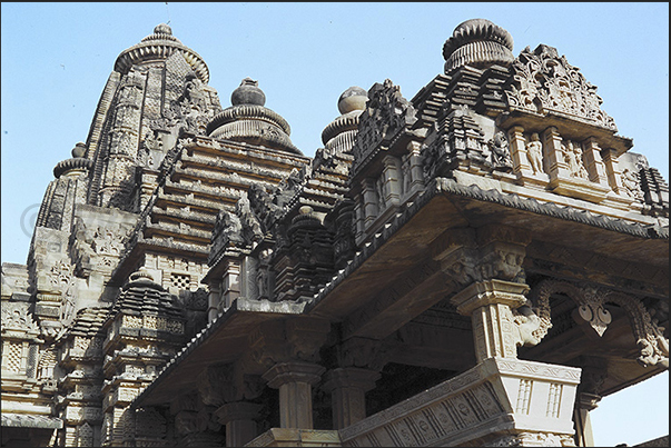 The temple complex of Khajuraho. The Temple of Love (Temple of Vashwanath). Chhatarpur town The temple complex of Khajuraho. The Temple of Love (Temple of Vashwanath). Chhatarpur town