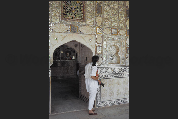 Agra Red Fort. Ancient decorations of ceilings and walls